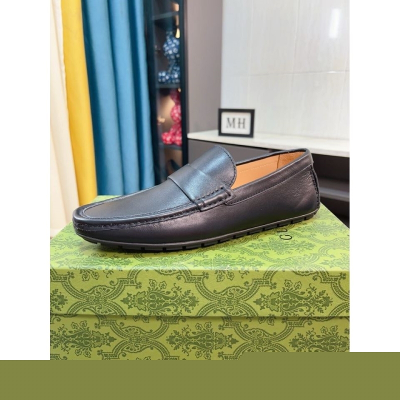 G*u*i leather shoes